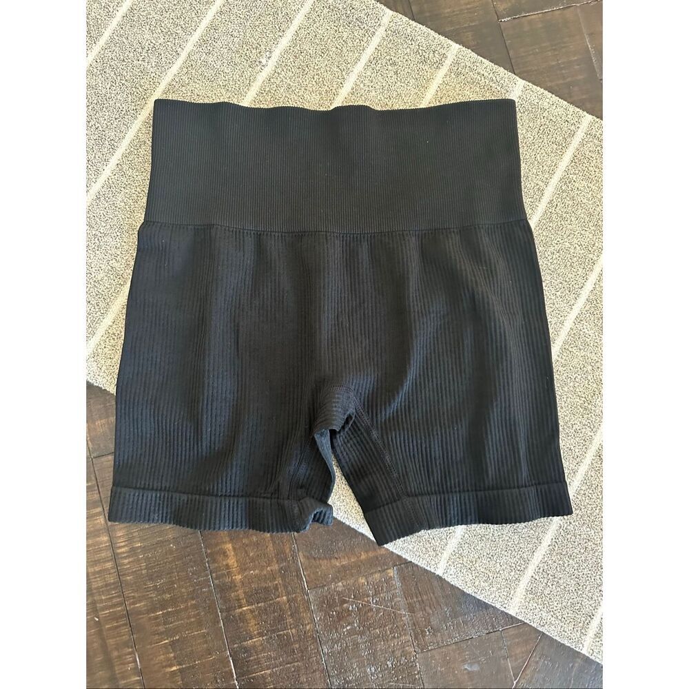 Colsie Black Ribbed Lounge Bike Shorts Size Small